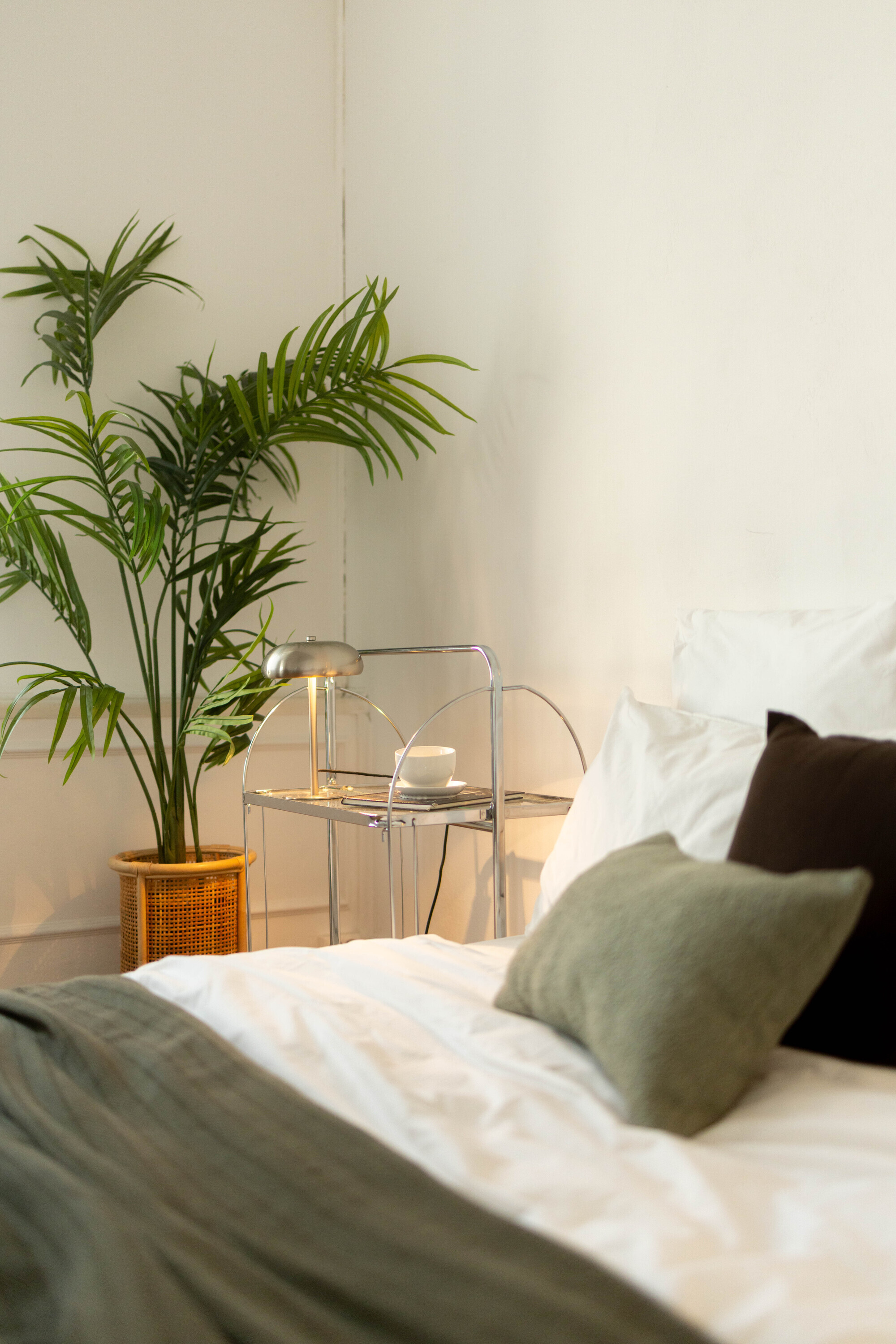 BALCONY ROOM